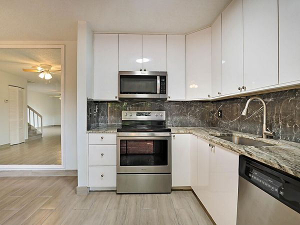 253 Woodland Road, Palm Springs, FL 33461