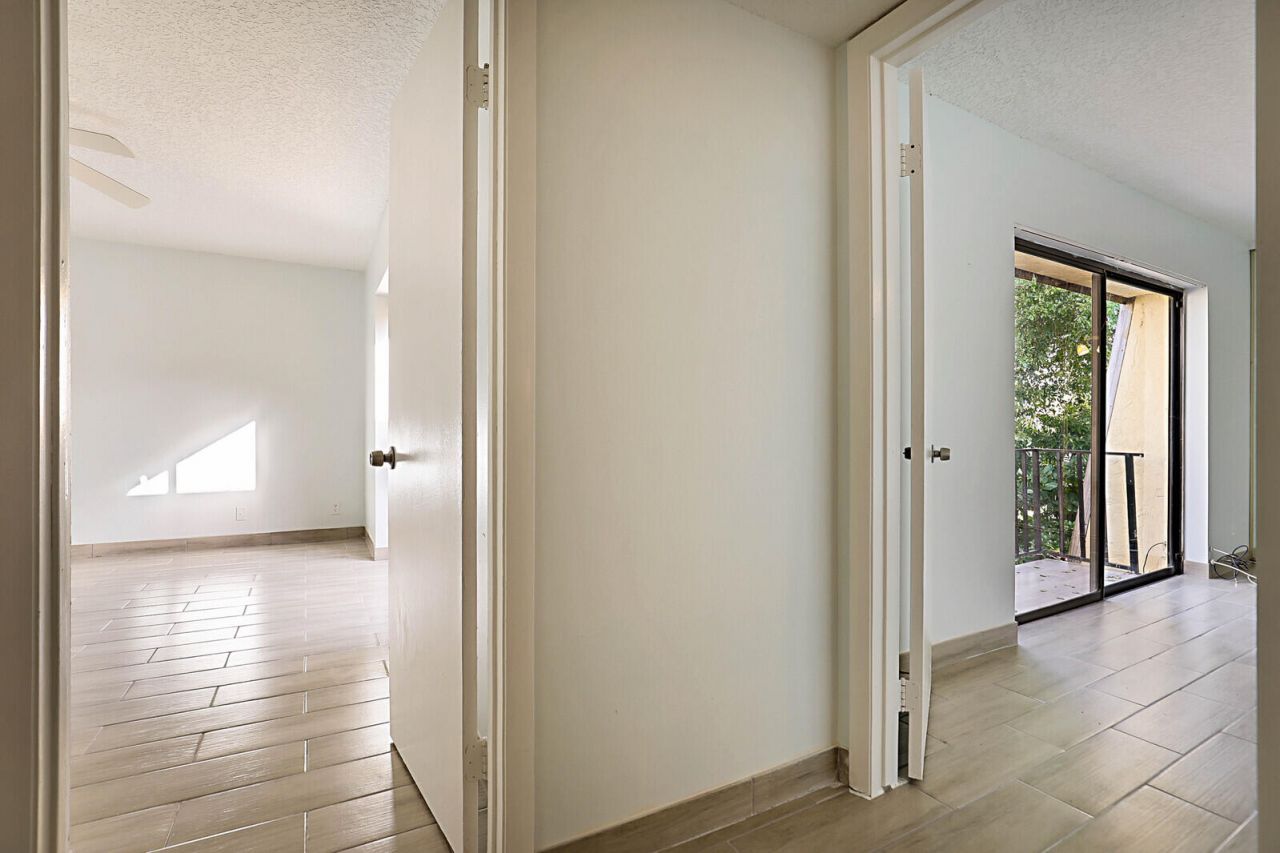 253 Woodland Road, Palm Springs, FL 33461 Photo