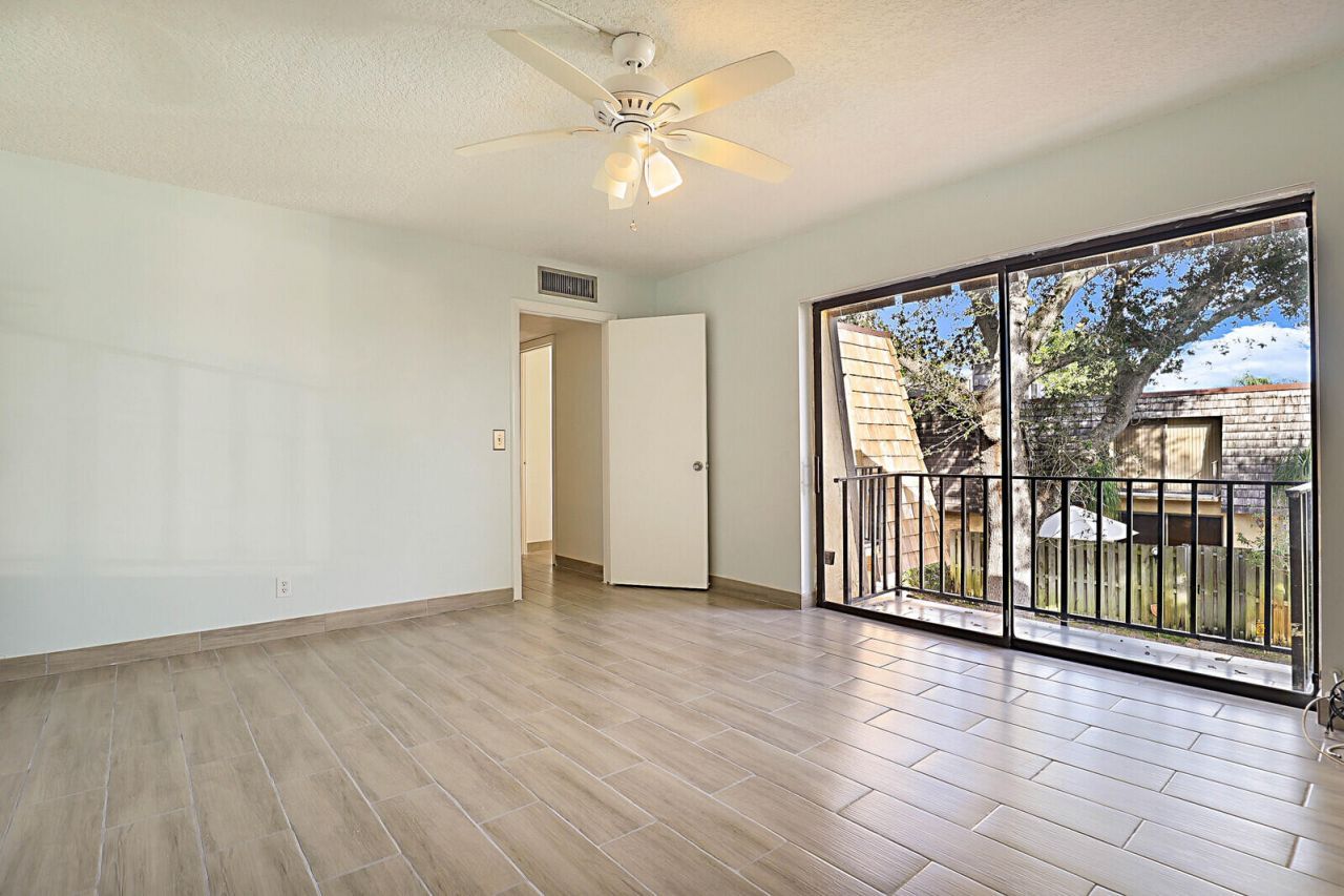 253 Woodland Road, Palm Springs, FL 33461 Photo