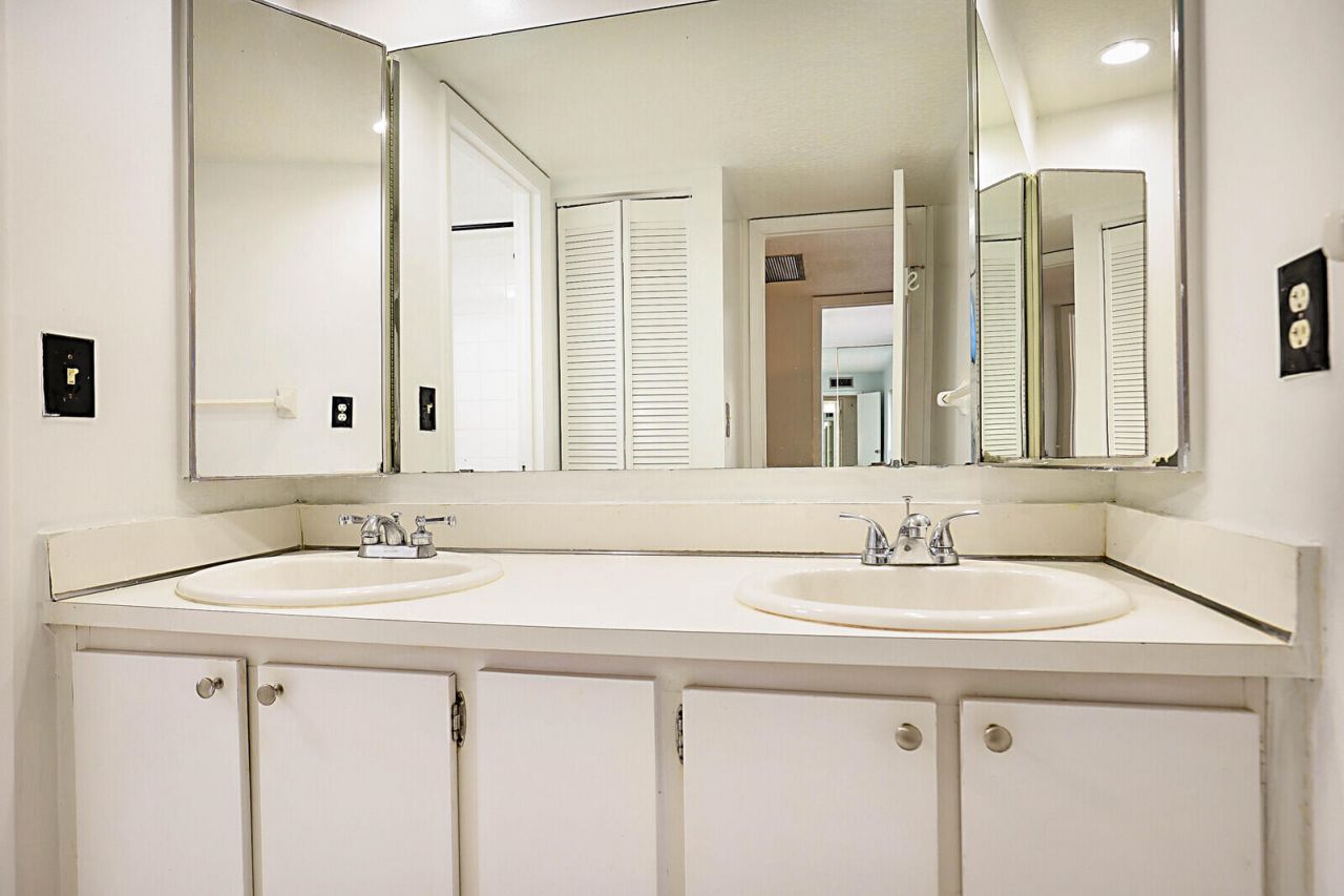 253 Woodland Road, Palm Springs, FL 33461 Photo