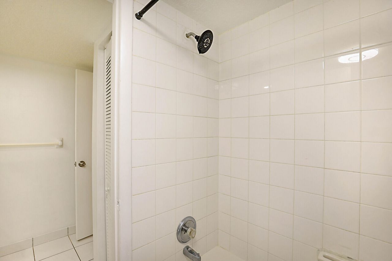 253 Woodland Road, Palm Springs, FL 33461 Photo