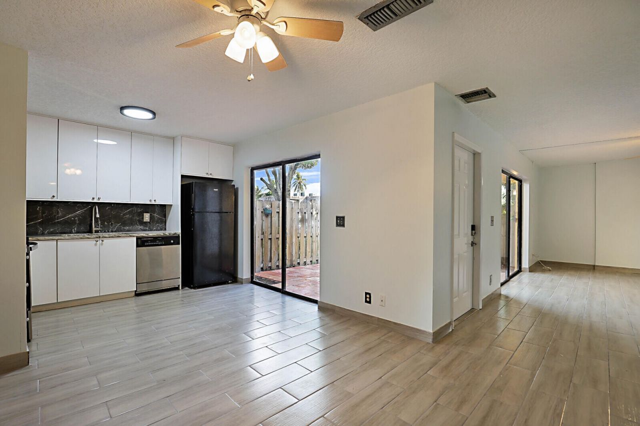 253 Woodland Road, Palm Springs, FL 33461 Photo