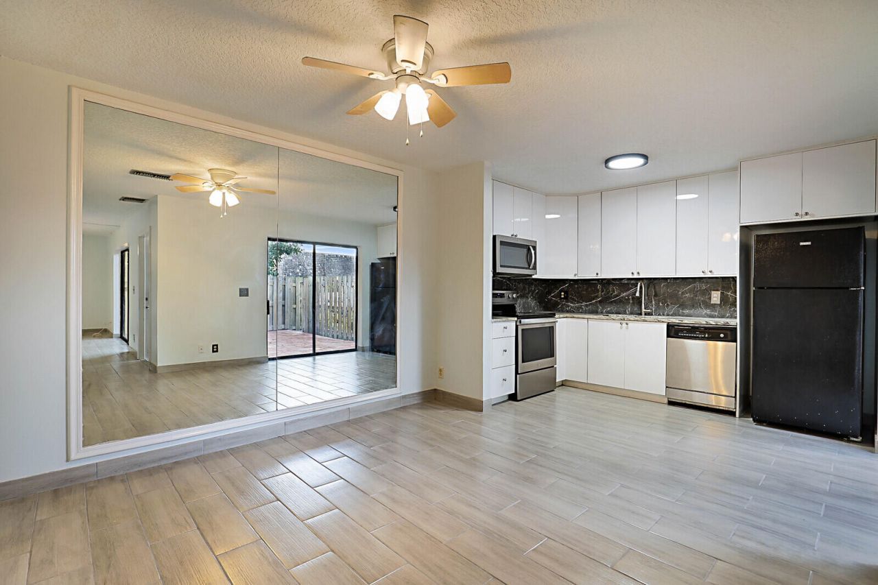 253 Woodland Road, Palm Springs, FL 33461 Photo
