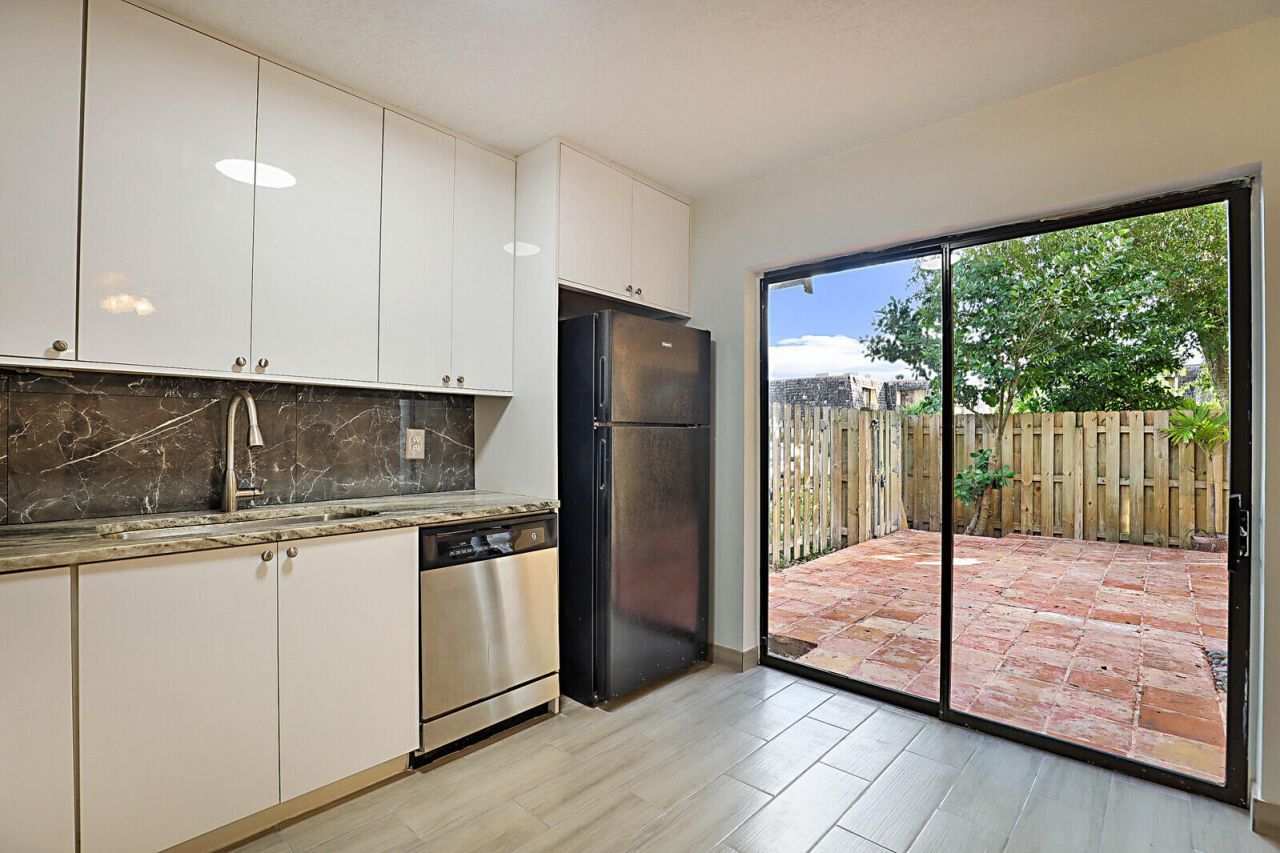 253 Woodland Road, Palm Springs, FL 33461 Photo