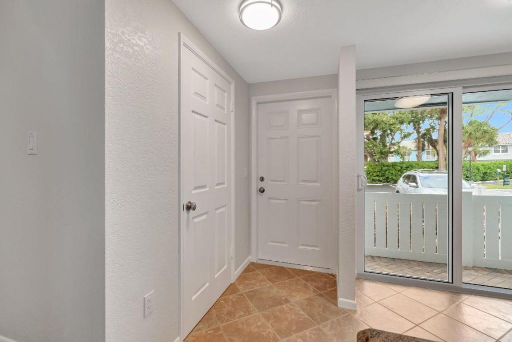 1016 E Jeffery Street, Unit 1016, Boca Raton, FL 33487 Photo