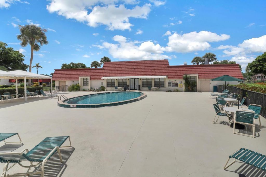 12016 Greenway Circle S, Unit 204, Royal Palm Beach, FL 33411 Photo