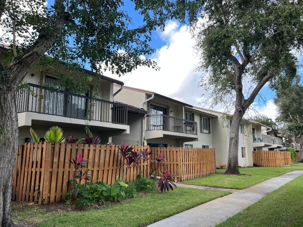 3402 Gardens East Drive, Unit 18b, Palm Beach Gardens, FL 33410 Photo