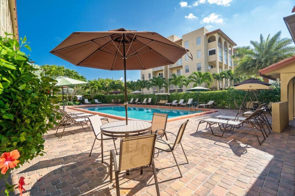 951 De Soto Road, Unit 130, Boca Raton, FL 33432 Photo