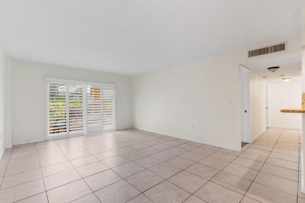 951 De Soto Road, Unit 130, Boca Raton, FL 33432 Photo