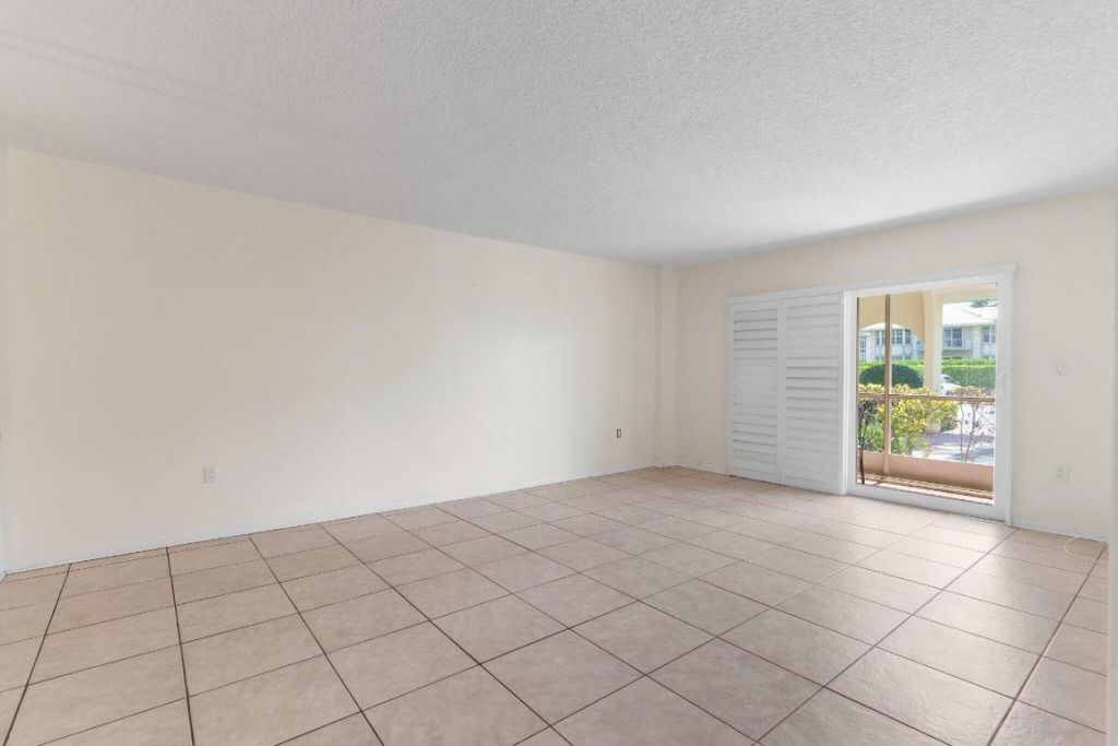 951 De Soto Road, Unit 130, Boca Raton, FL 33432 Photo