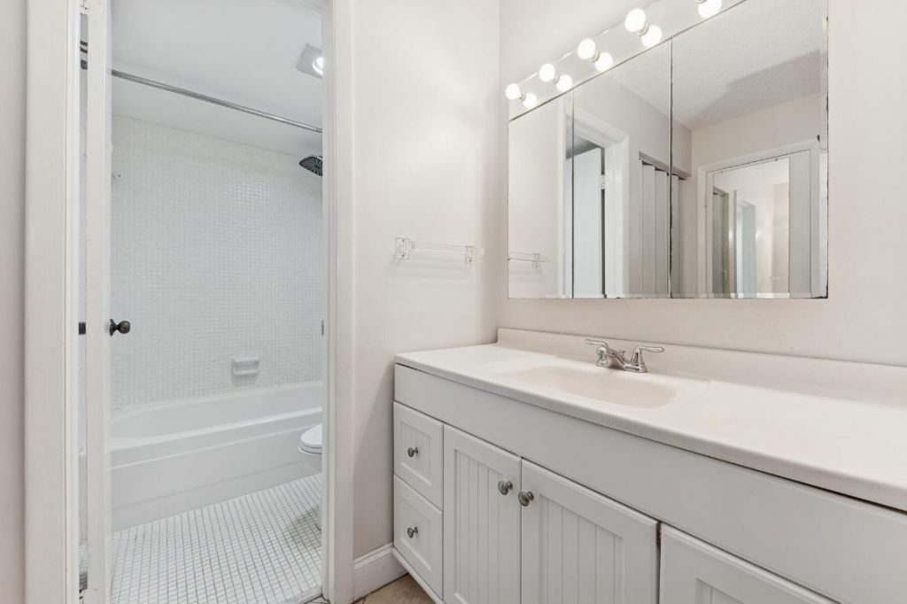 6161 NW 2nd Avenue, Unit 420, Boca Raton, FL 33487 Photo