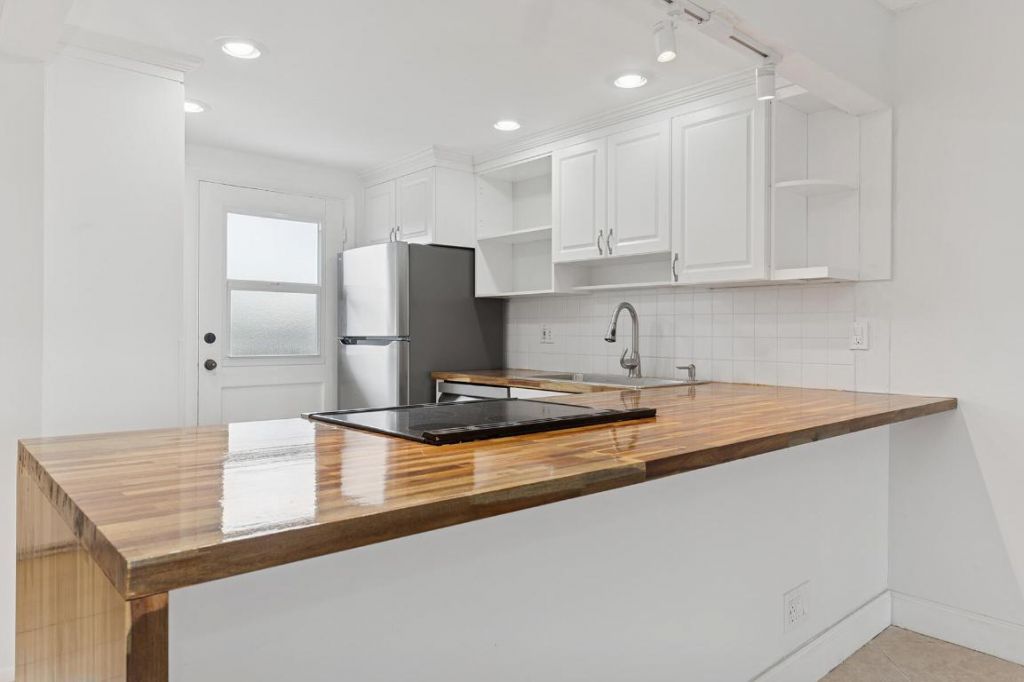 6161 NW 2nd Avenue, Unit 420, Boca Raton, FL 33487 Photo