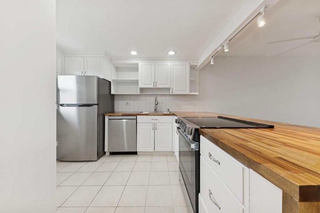 6161 NW 2nd Avenue, Unit 420, Boca Raton, FL 33487 Photo