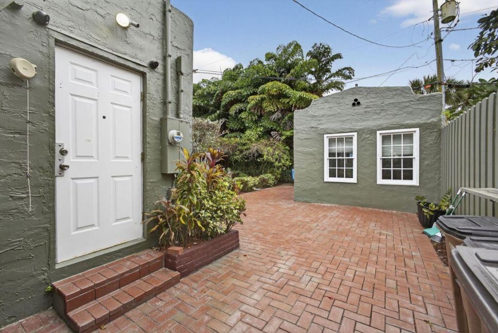 616 Upland Road, West Palm Beach, FL 33401 Photo