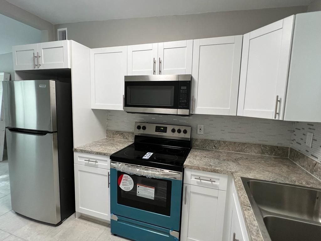 3990 Plum Tree Drive, Lake Worth, FL 33462 Photo