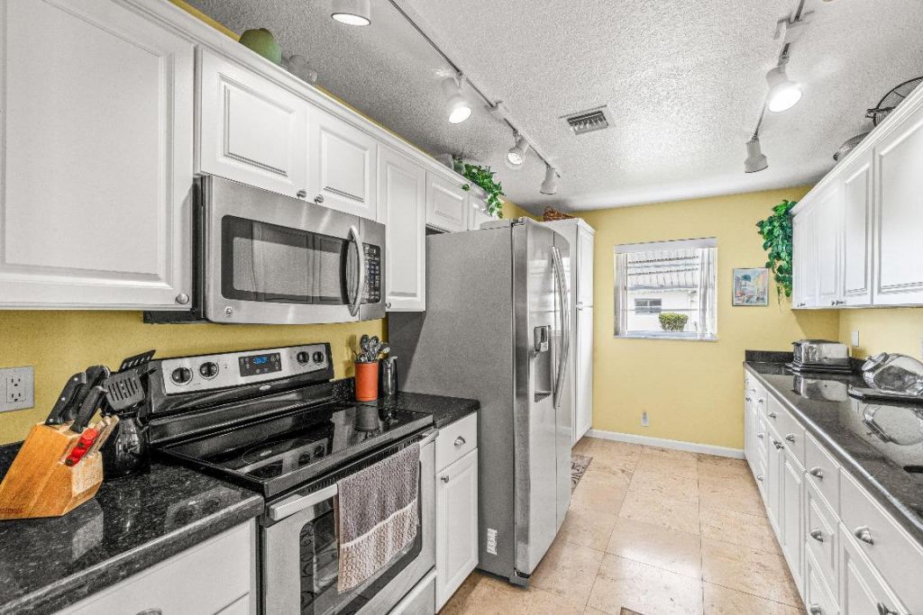 1009 SW 3rd Avenue, Boynton Beach, FL 33426 Photo