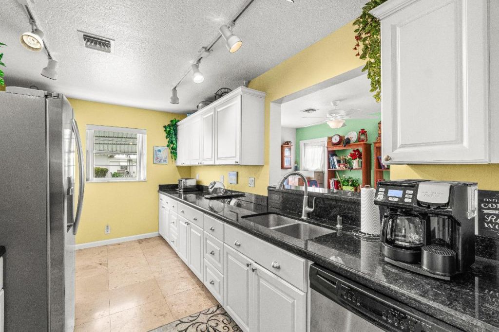 1009 SW 3rd Avenue, Boynton Beach, FL 33426 Photo