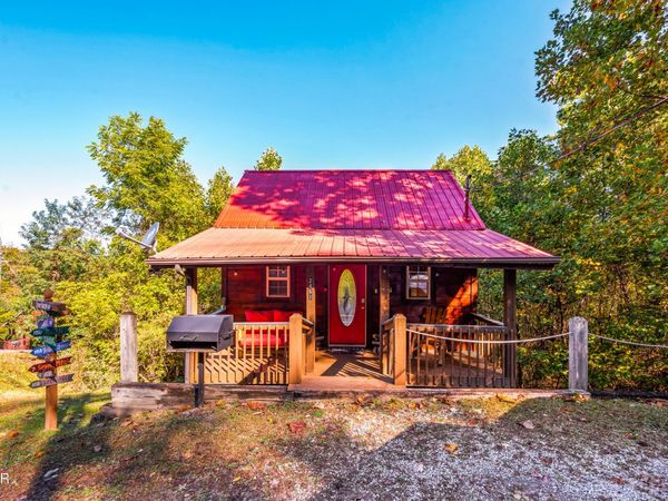 2461 Shady Creek Way, Sevierville, TN 37862