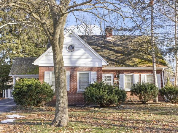 345 Woodstock Avenue, Glen Ellyn, IL 60137