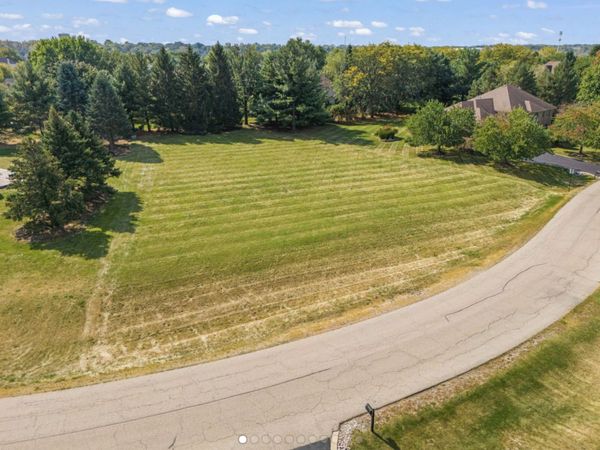 36 River Ridge Drive, Sleepy Hollow, IL 60118