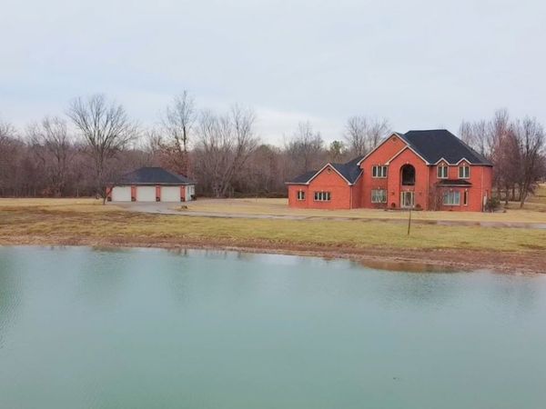 12863 Bowling Alley Road, Benton, IL 62812