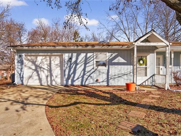 1325 N Harvey Drive, Olathe, KS 66061