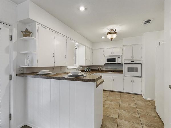 7022 Kingsbury Drive, Dallas, TX 75231