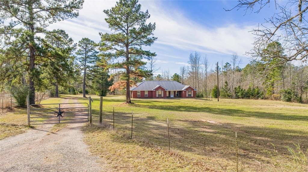 5354 County Road 462, Henderson, TX 75654 Main Photo