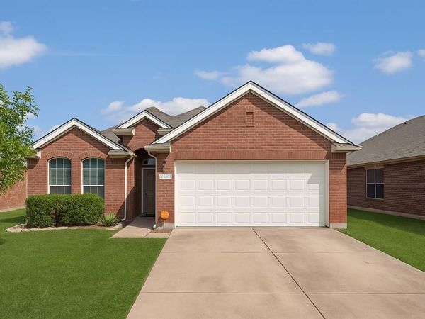 8925 Yosemite Trail, Cross Roads, TX 76227