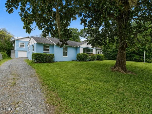 1954 BURKHOLDER Circle E, Jacksonville, FL 32216