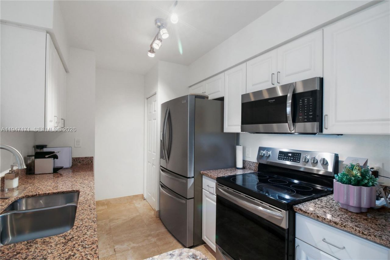 1155 S Brickell Bay Dr , Unit 805, Miami, FL 33131 Photo