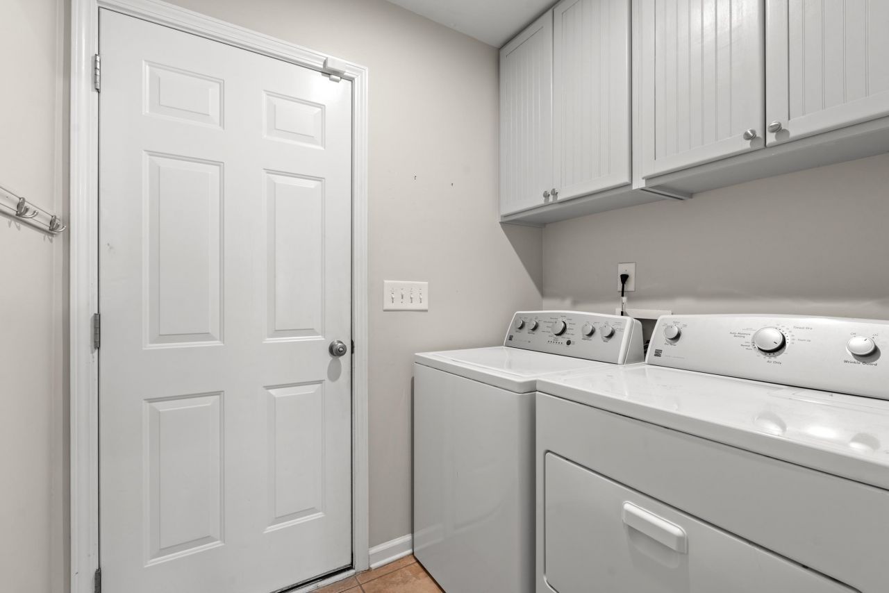 2487 Windmill Way Photo 30