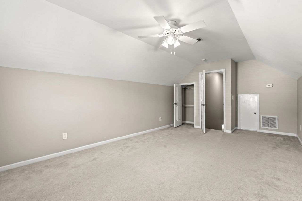 2487 Windmill Way Photo 32