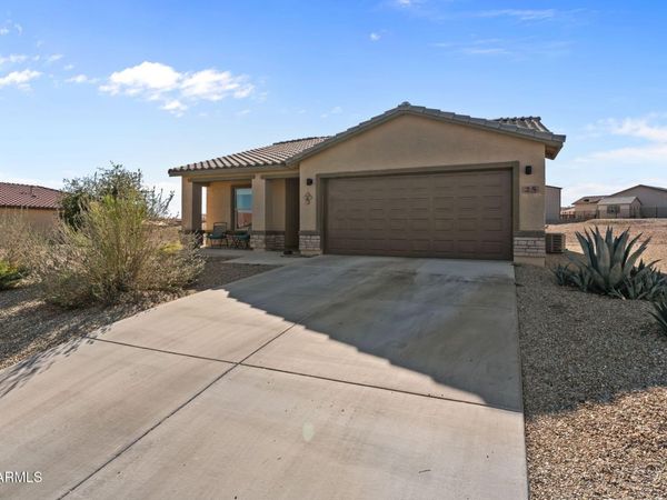 25 W MONTE CRISTO Drive, Wickenburg, AZ 85390