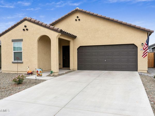 24246 W HIDALGO Avenue, Buckeye, AZ 85326