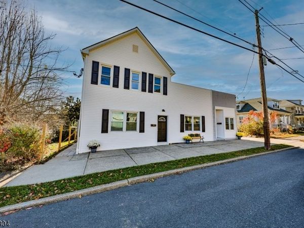 427 E Central Ave, Alpha, NJ 08865