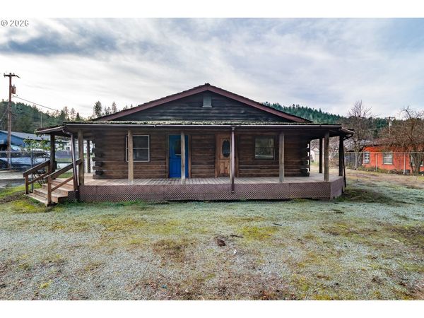 115 PHILLIPS ST, Canyonville, OR 97417