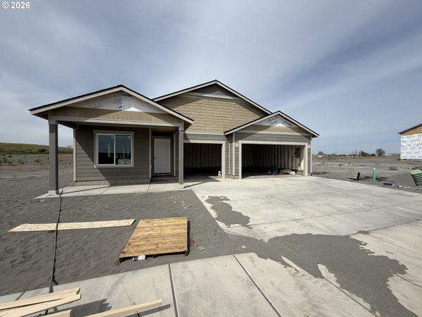 859 E Kinsley AVE, Hermiston, OR 97838