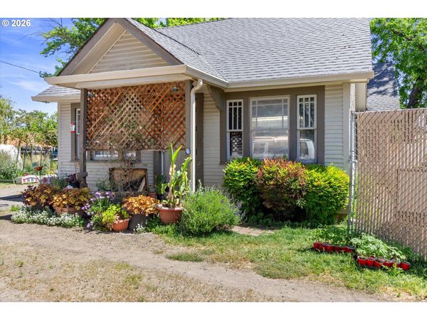 1225 W Main ST, Medford, OR 97501
