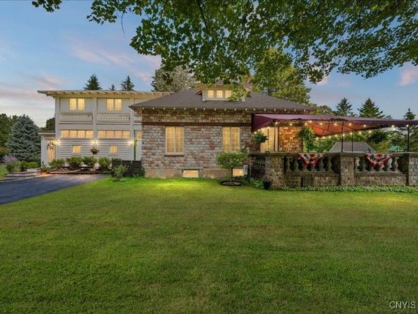 6 Ironwood Road, New Hartford, NY 13413