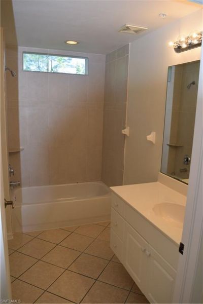 2350 Hidden Lake Ct, Unit 8513, Naples, FL 34112 Photo