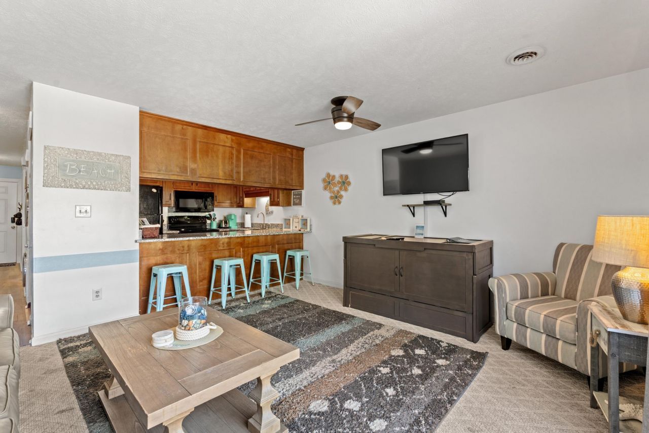 204 Maison Dr. Photo 4