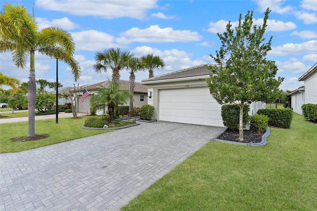 11798 SW Waterford Isle Way, Port Saint Lucie, FL 34987 Photo