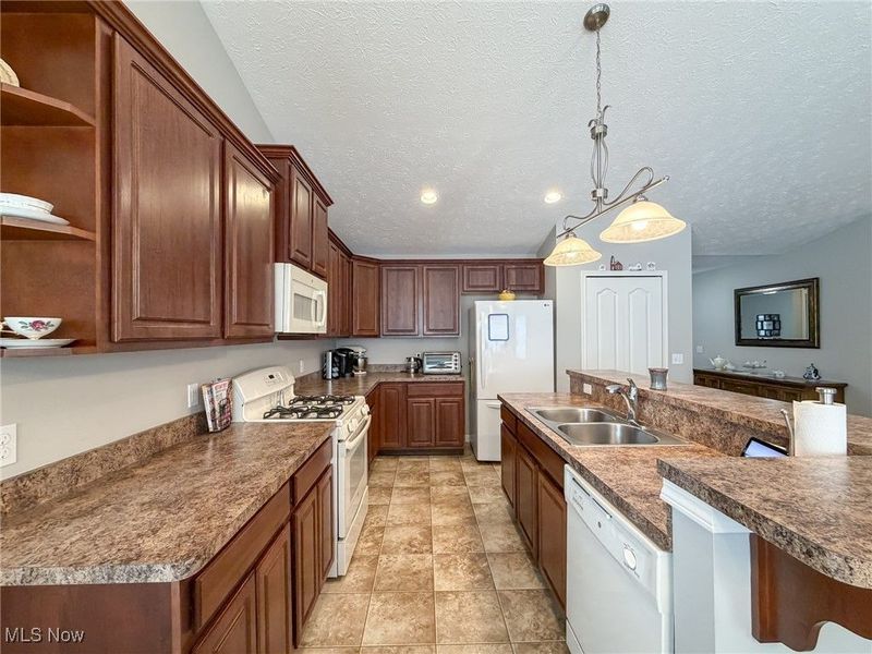 5398 Lake Forest Reserve Lane, Brunswick, OH 44212 Photo 7