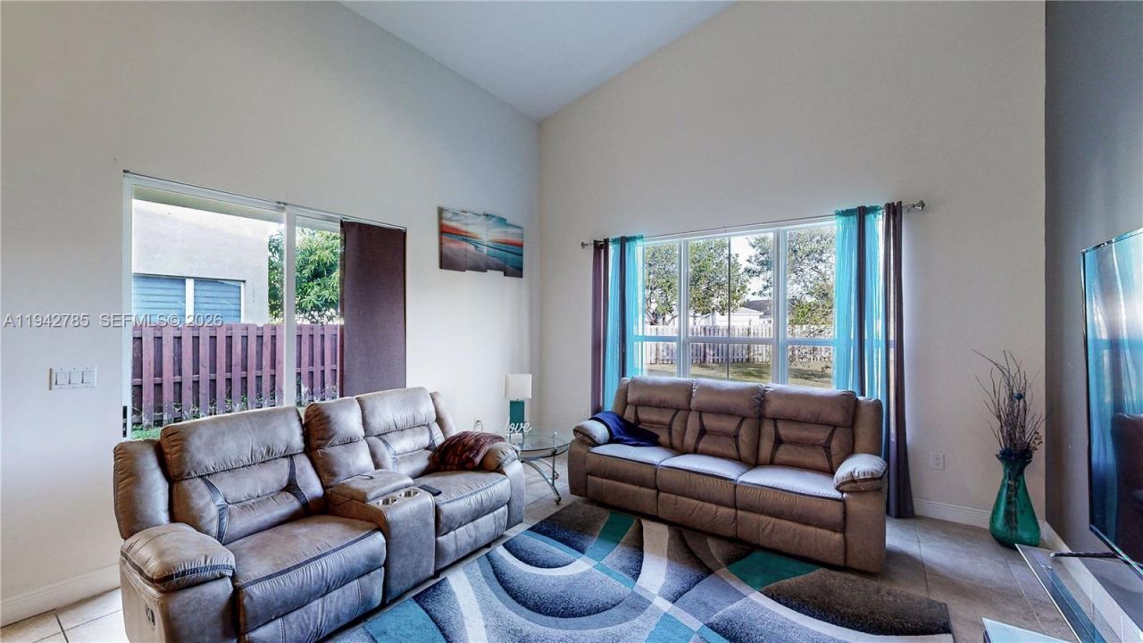 231 NE 33rd Ter, Homestead, FL 33033 Photo