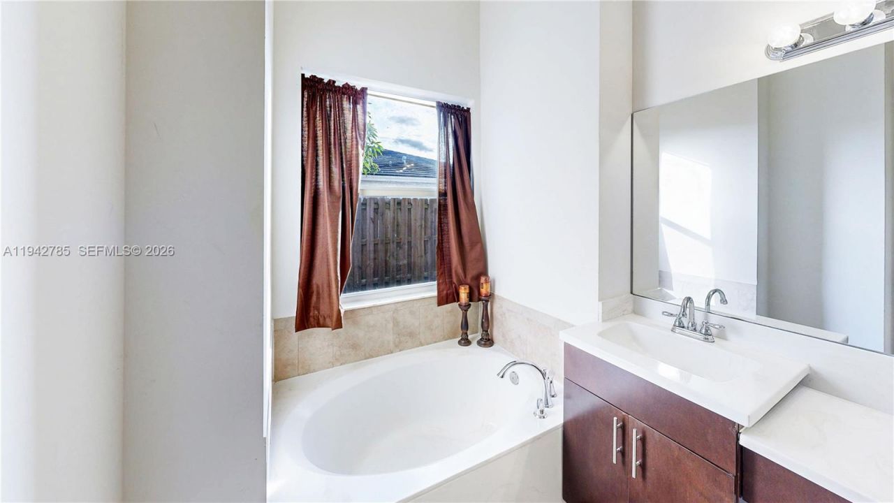 231 NE 33rd Ter, Homestead, FL 33033 Photo