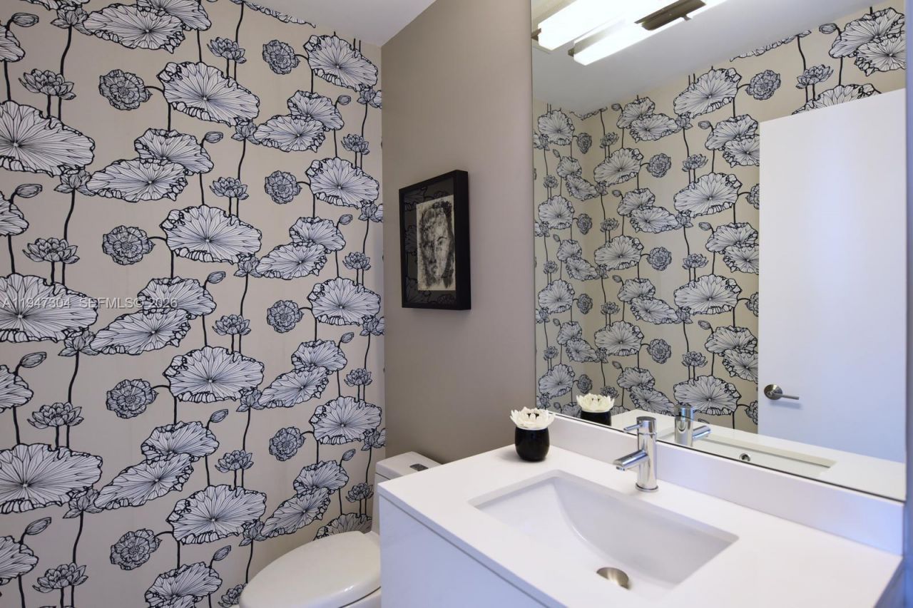 2020 N Bayshore Dr, Unit 1007, Miami, FL 33137 Photo