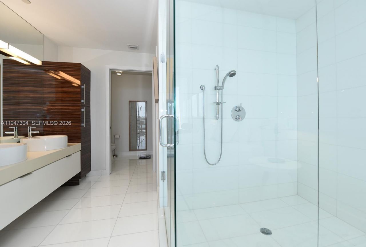 2020 N Bayshore Dr, Unit 1007, Miami, FL 33137 Photo