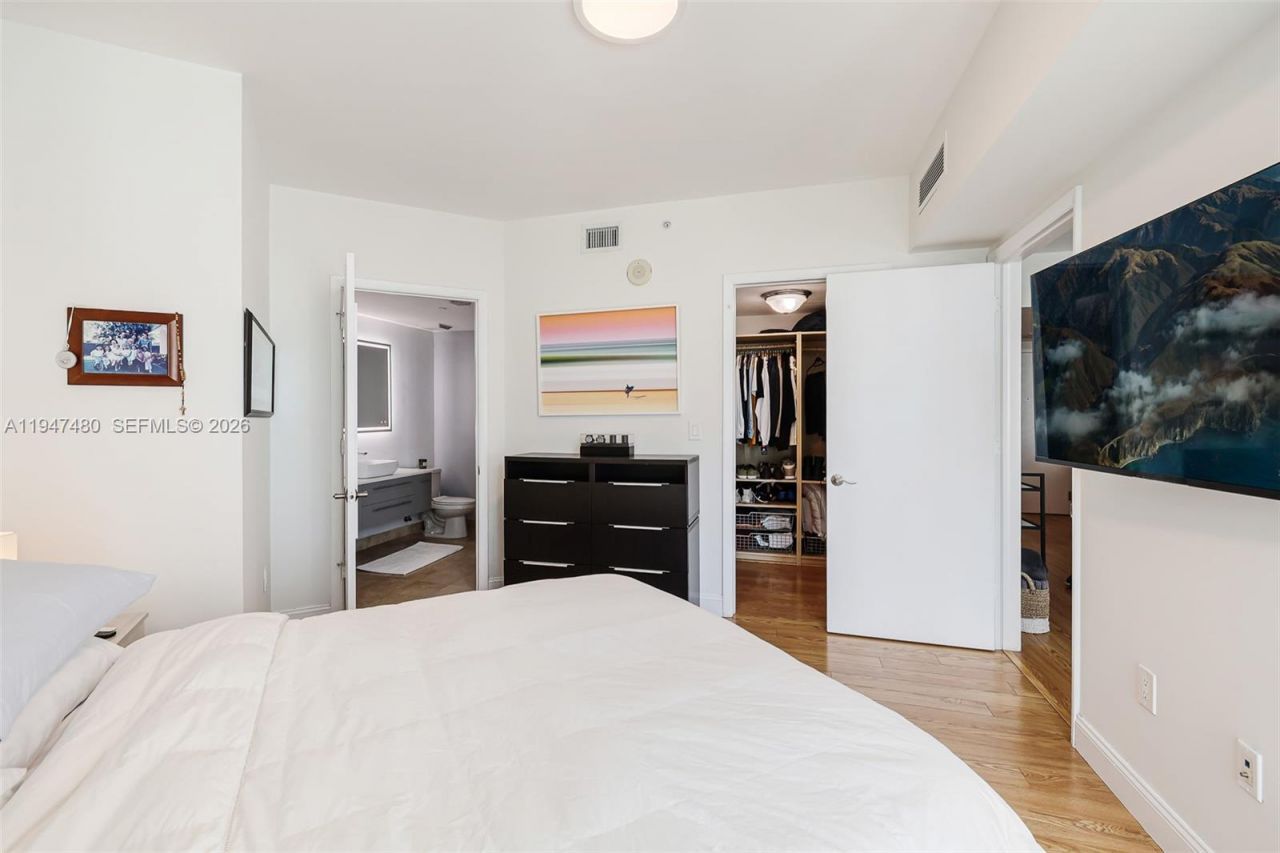 350 S Miami Ave, Unit 2104, Miami, FL 33130 Photo