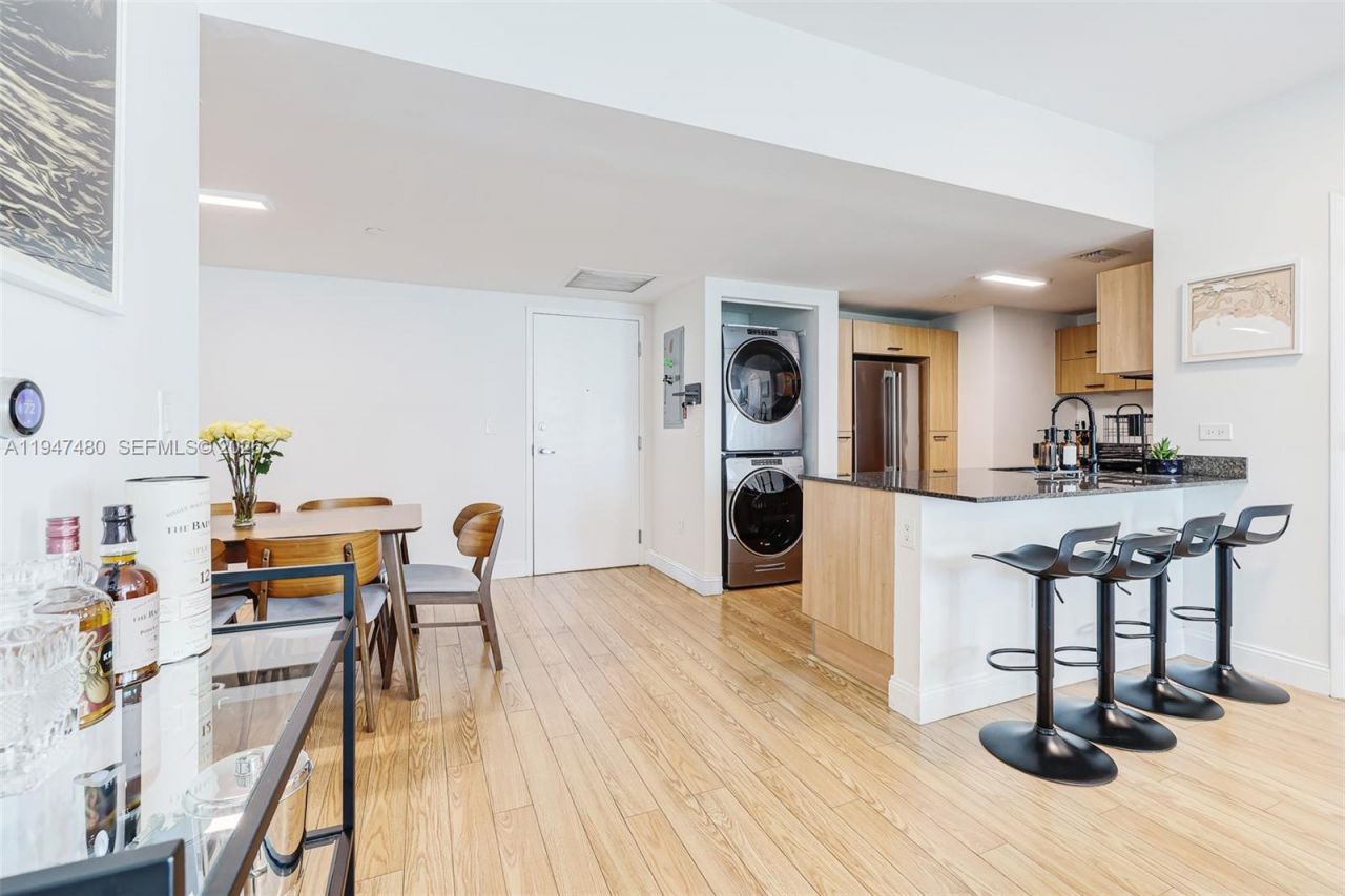 350 S Miami Ave, Unit 2104, Miami, FL 33130 Photo